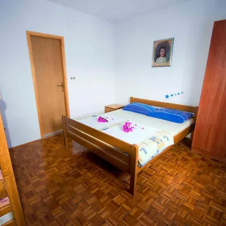 Seline/paklenica Riviera 6833 Apartment Seline