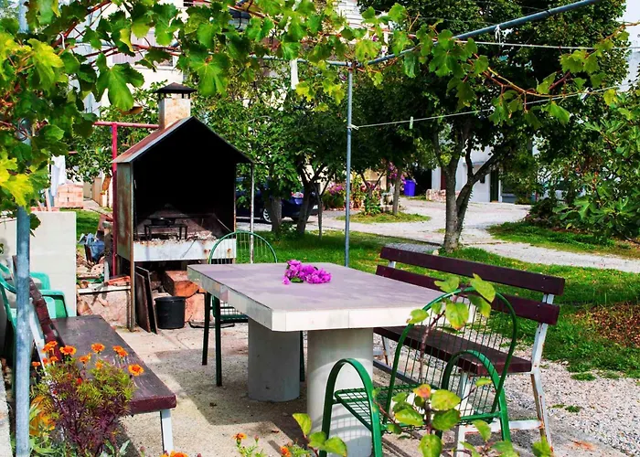 - Paklenica Riviera 6833 Apartman