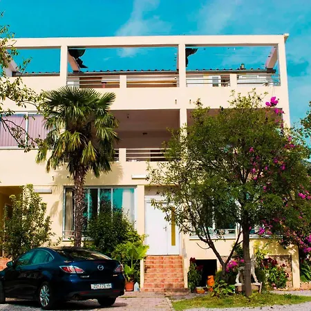 - Paklenica Riviera 6833 Seline