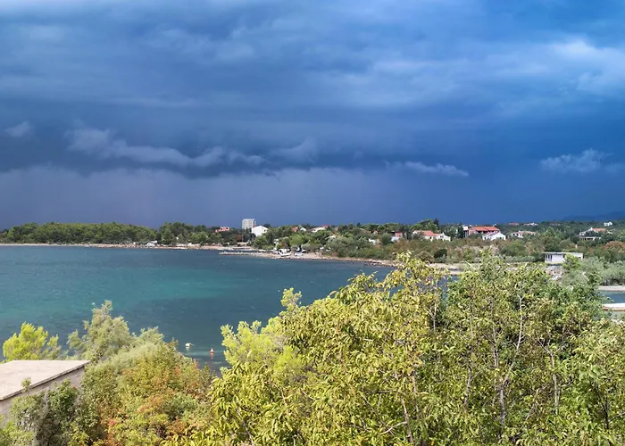 - Paklenica Riviera 6833 *