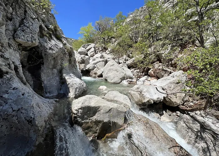 - Paklenica Riviera 6833 *