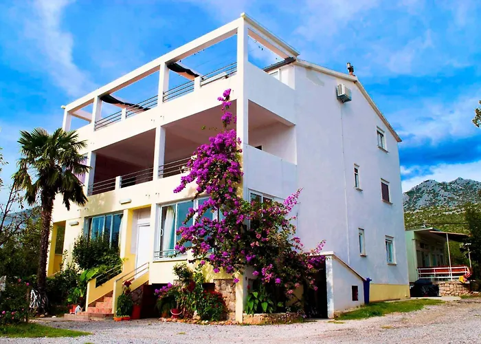 Апартаменты - Paklenica Riviera 6833 *