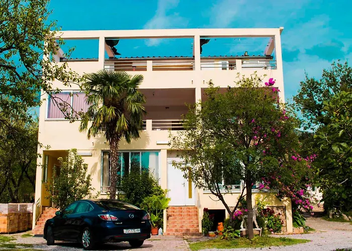 - Paklenica Riviera 6833 塞利讷